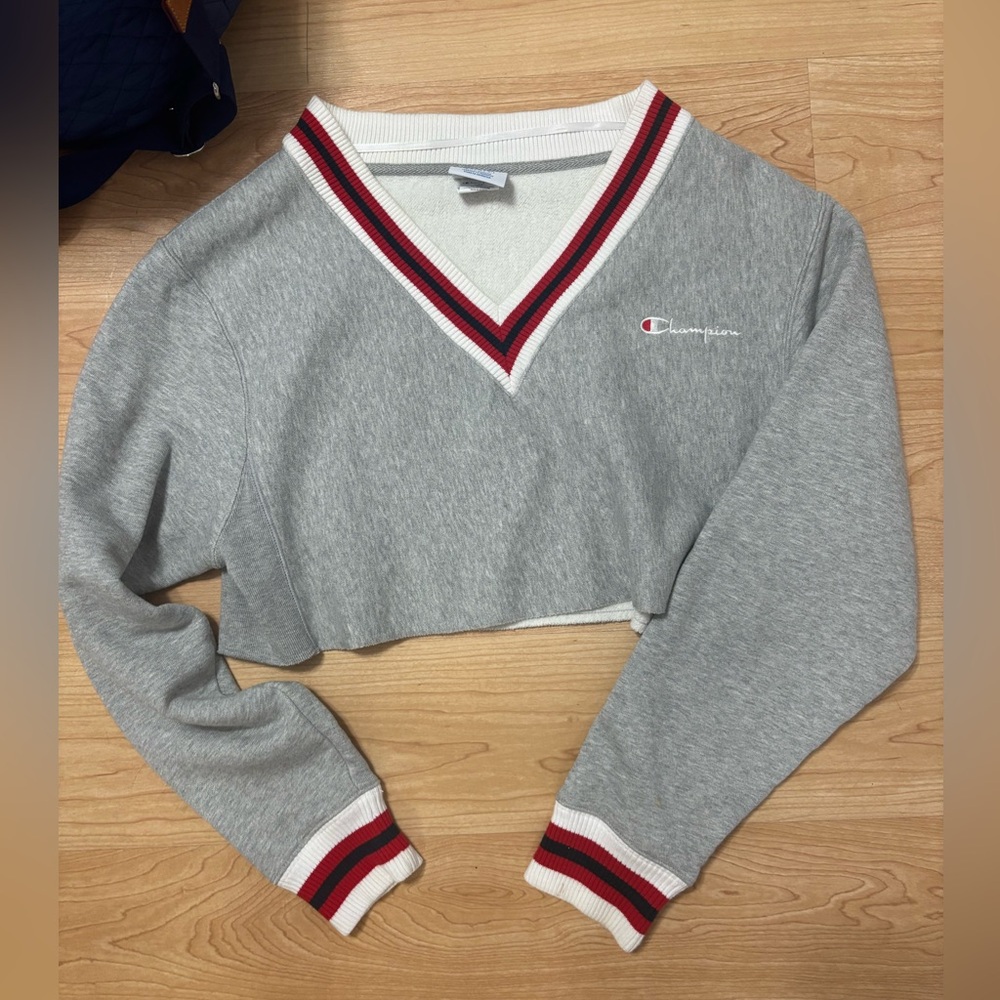 Champion Size S Vintage Cropped Sweatshirt